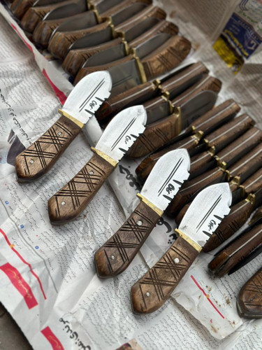 جاقو تیزی دست ساز زنجان بادامی بیات تیغه فولاد طول کار 17 سانت