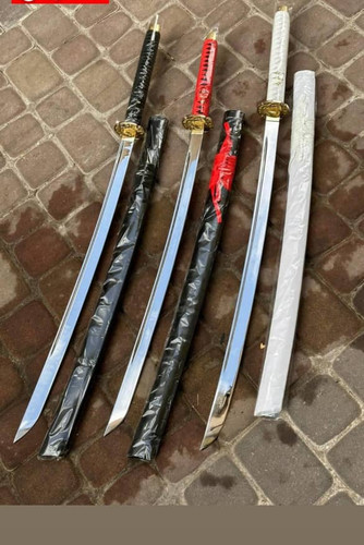 شمشیر سامورایی یک متری تیغه براق ۴ میل ضخامت